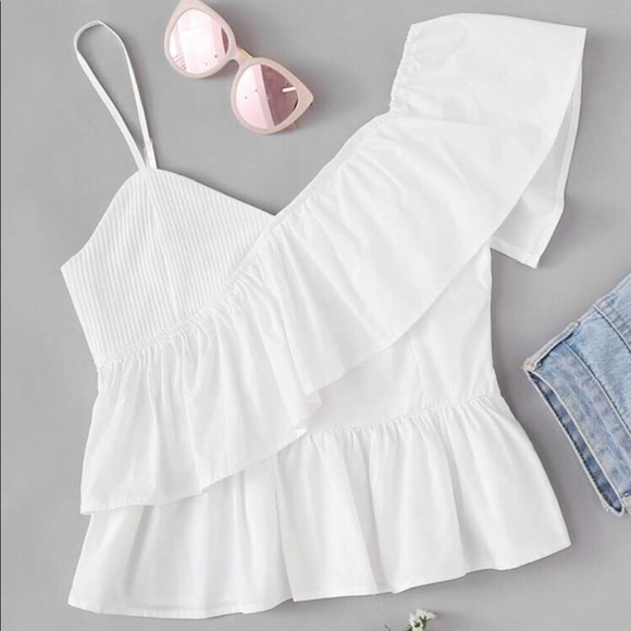 Tops - NWOT ! Ruffled Assymetrical Peplum Top